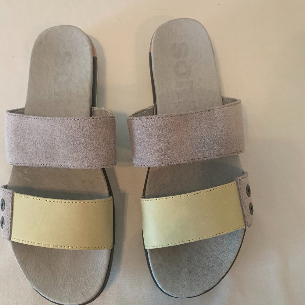 Sorel Flip Flops Size 9